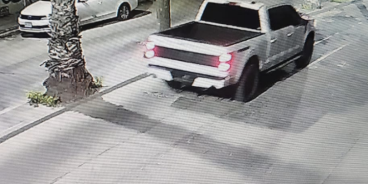 Vecinos detectan vehículo sospechoso vigilando viviendas en las colonias Polanco y Del Valle; autoridades mantienen operativo de vigilancia